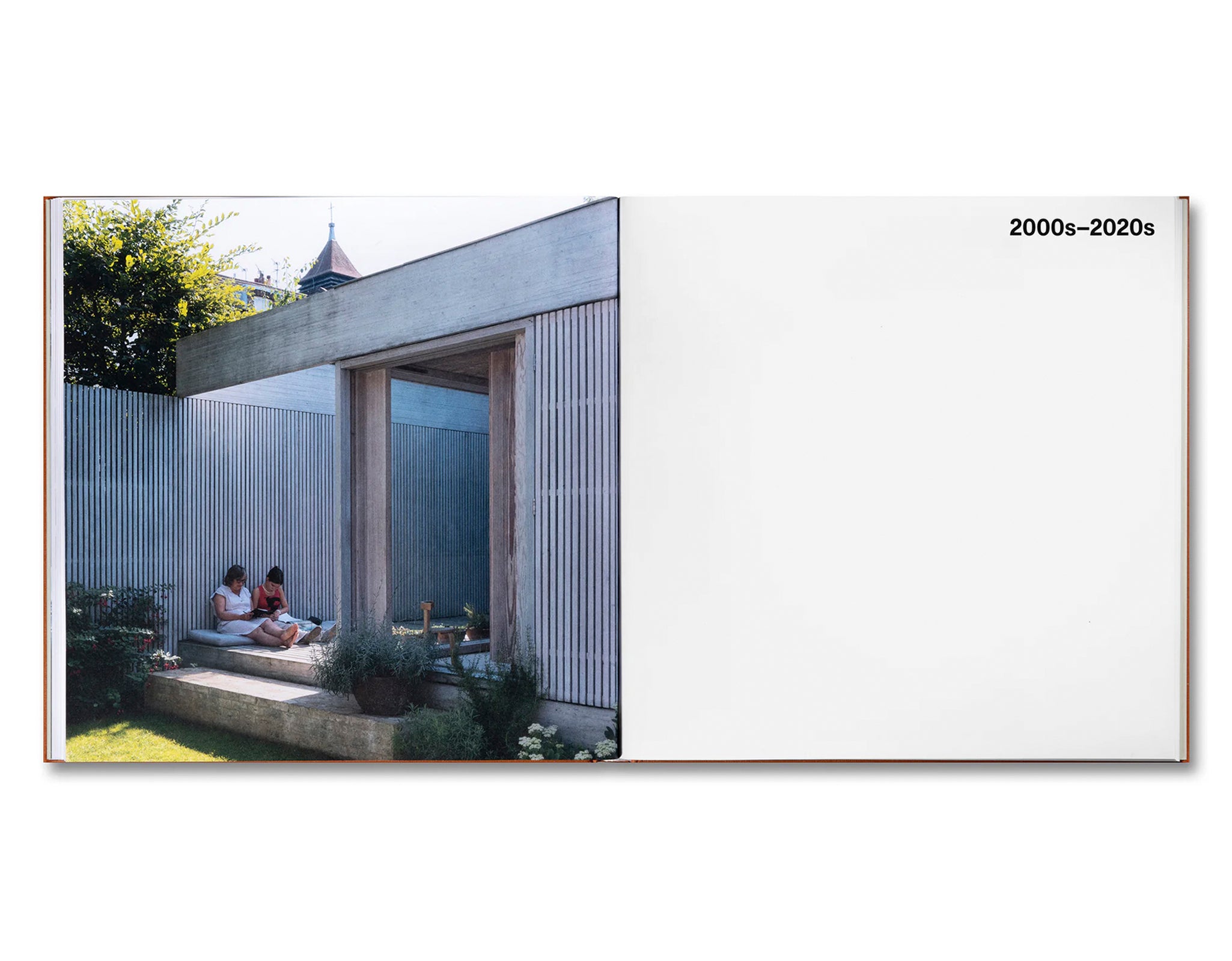 AT HOME IN LONDON: THE MEWS HOUSE by Ellis Woodman