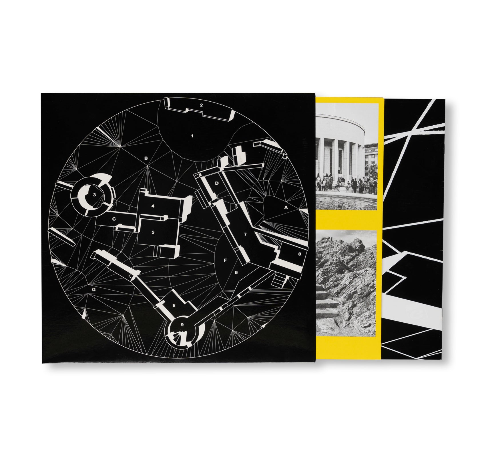 DANČE DELUXE by Olaf Nicolai, Mariana Pende