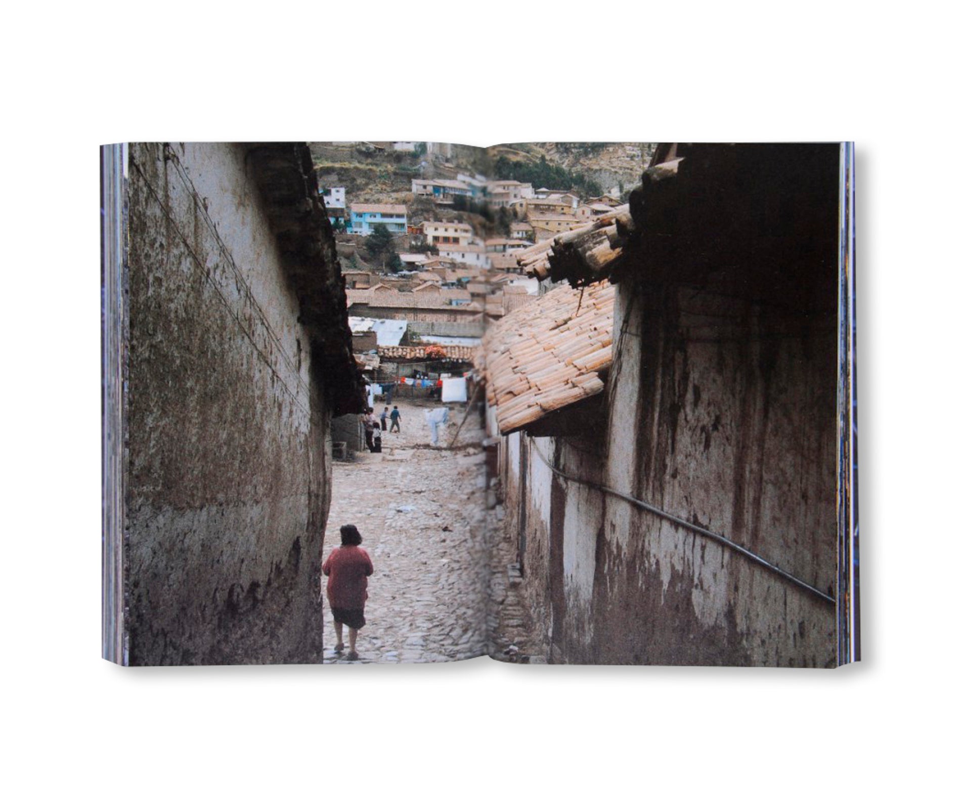STREET WITH HUMAN SHADOW - SELECTED WORKS / 通りと人影 - 作品選 by Kazuo Shinohara