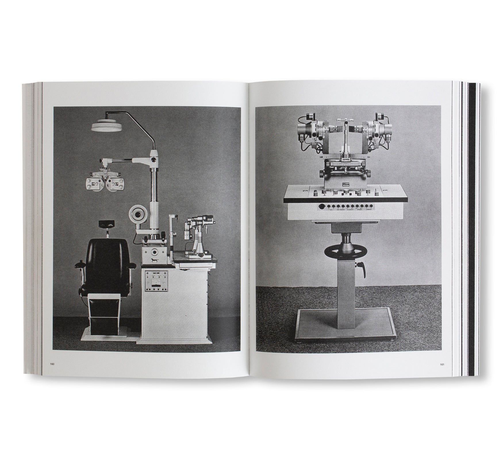 3000 DAYS OF ARCHIVES RELATED TO THE OPTICS AND GLASSES FRAME INDUSTRY