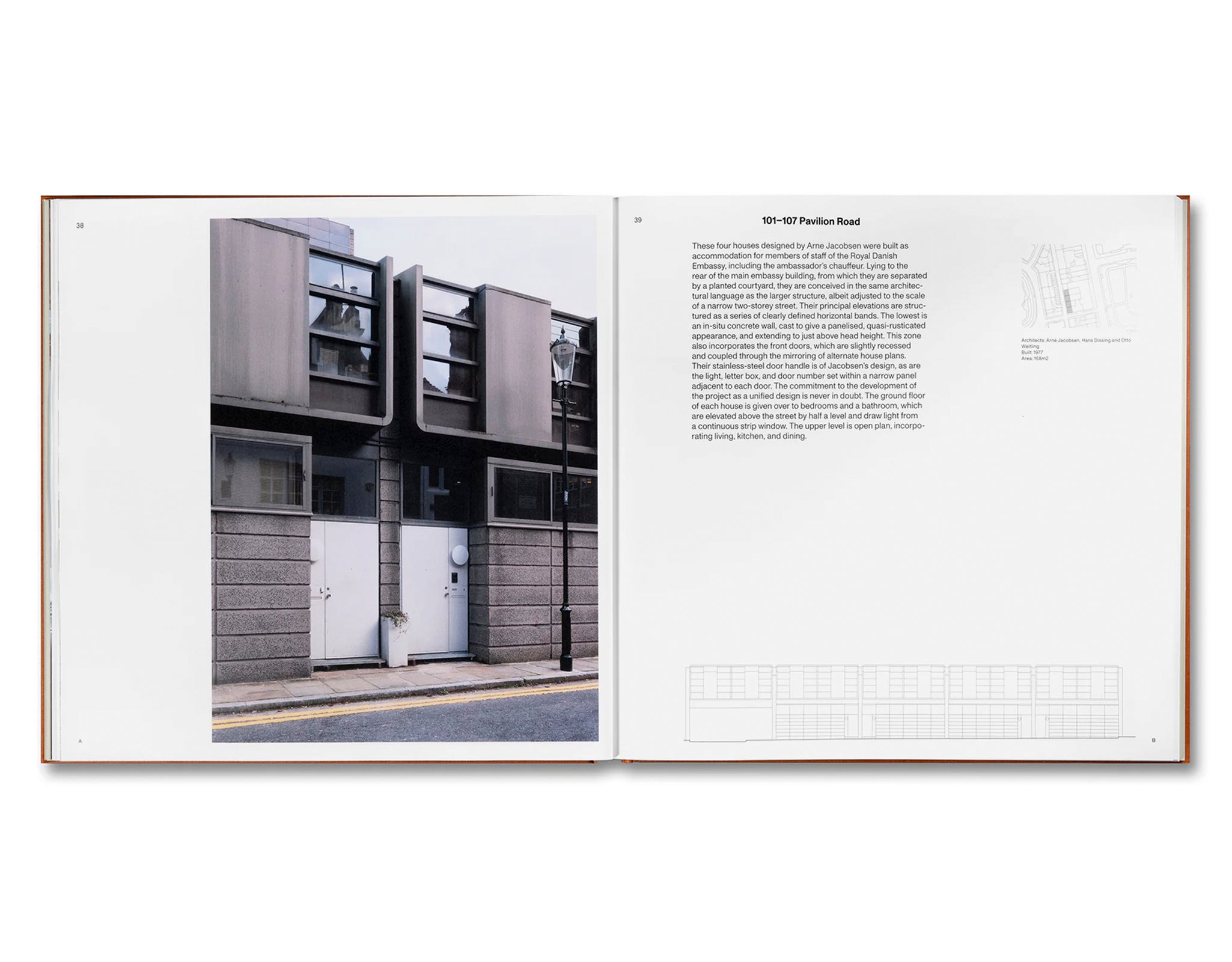 AT HOME IN LONDON: THE MEWS HOUSE by Ellis Woodman