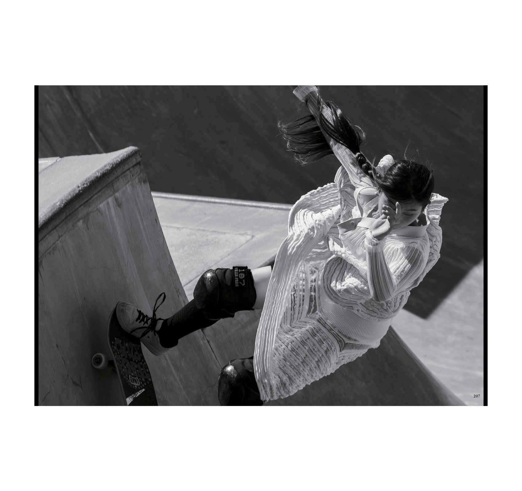 CFCL: CLOTHING FOR CONTEMPORARY LIFE by CFCL [STANDARD EDITION]