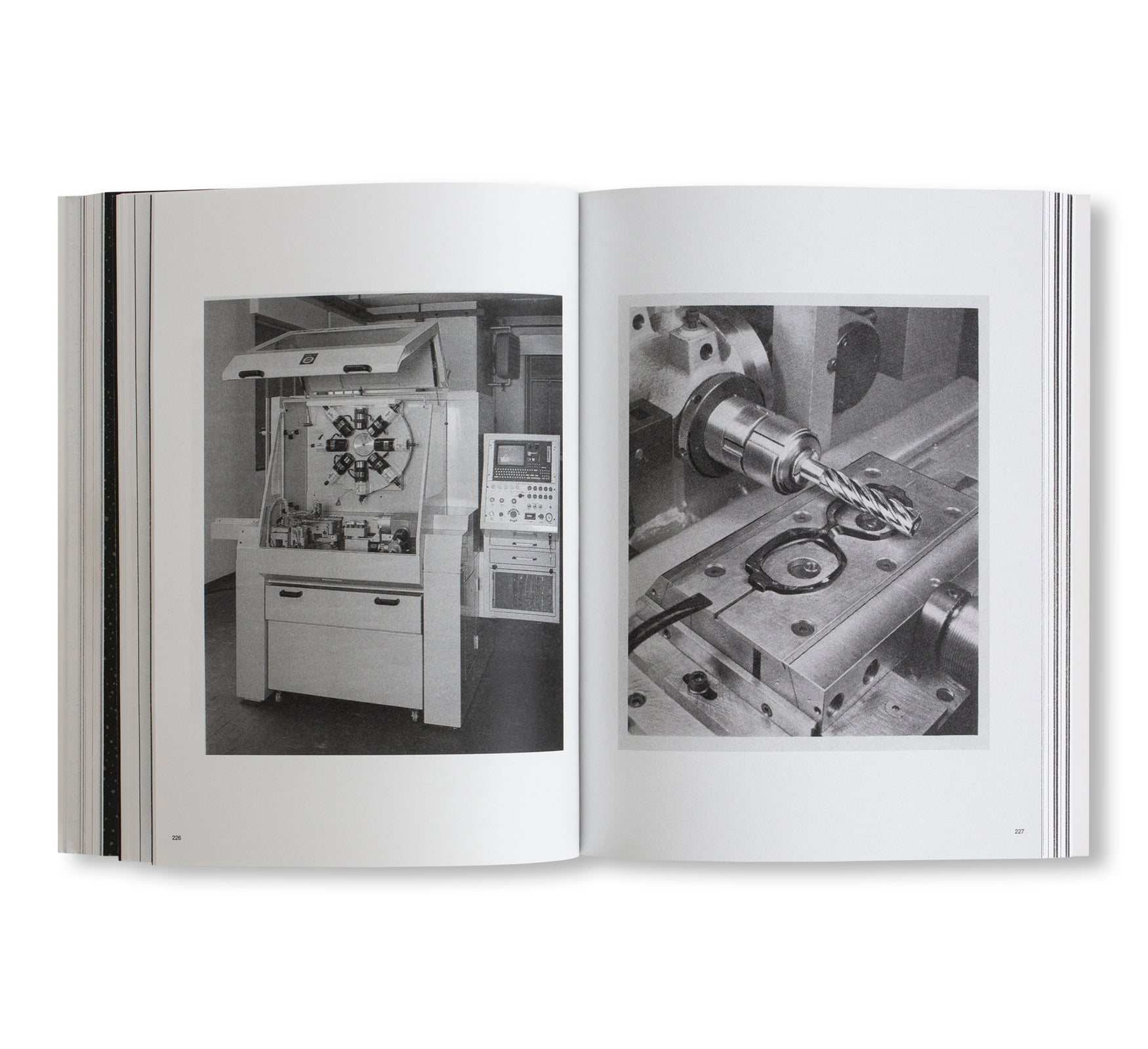 3000 DAYS OF ARCHIVES RELATED TO THE OPTICS AND GLASSES FRAME INDUSTRY