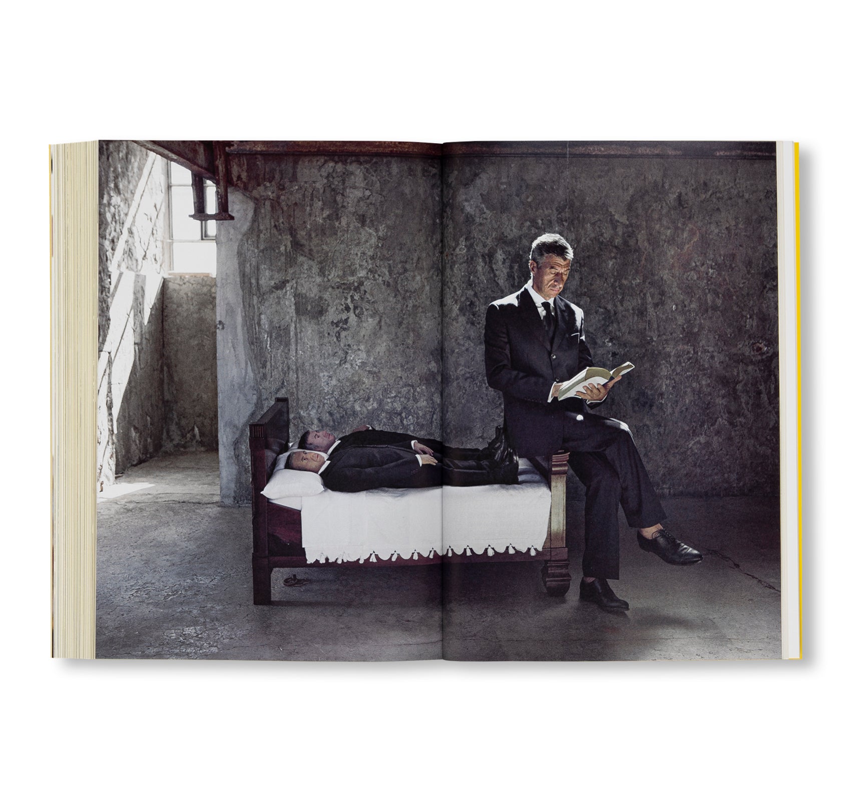 BEWARE OF YOURSELF by Maurizio Cattelan [ENGLISH EDITION]