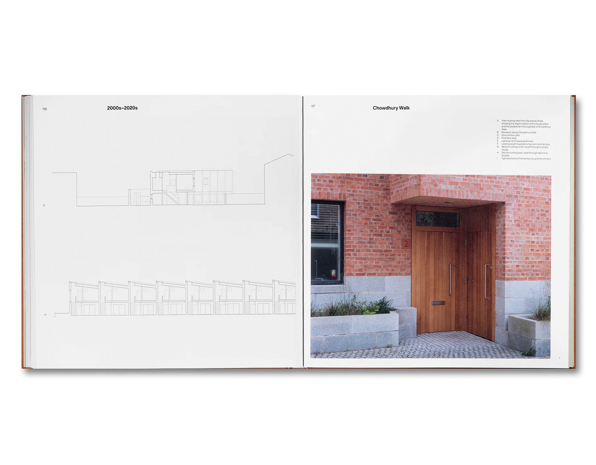 AT HOME IN LONDON: THE MEWS HOUSE by Ellis Woodman