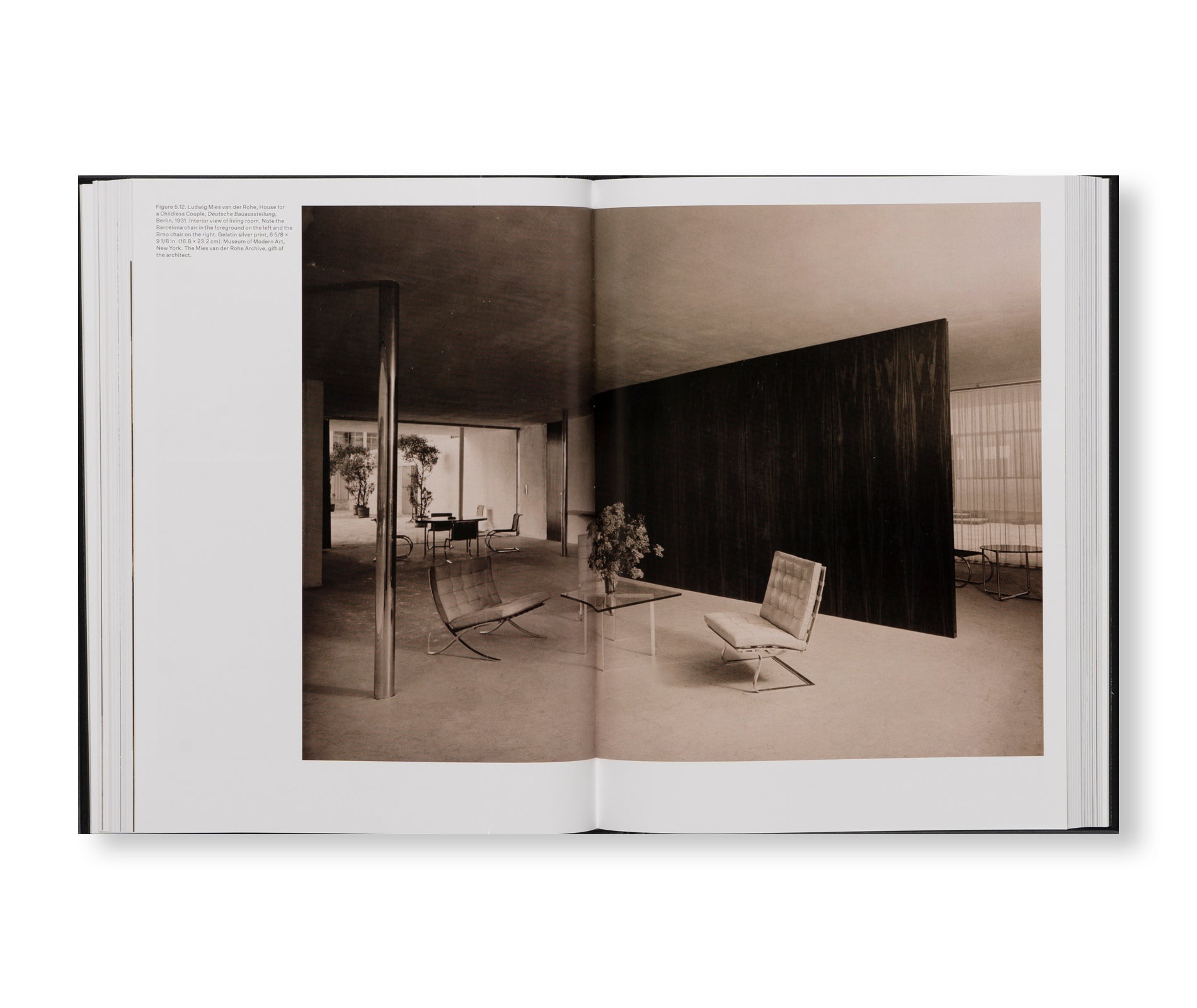 MIES VAN DER ROHE: AN ARCHITECT IN HIS TIME by Mies Van Der Rohe