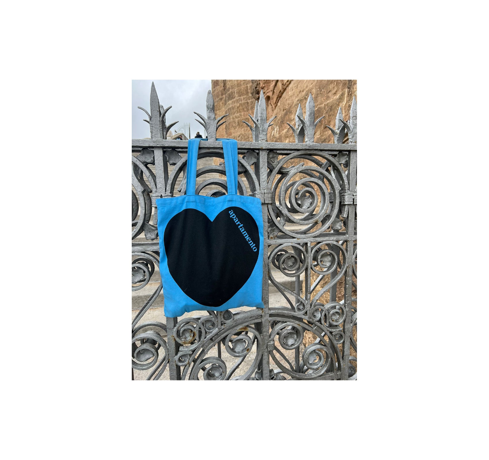 APARTAMENTO HEART TOTE BAG