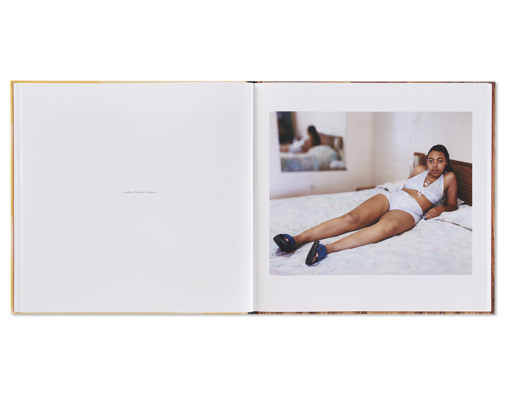 SLEEPING BY THE MISSISSIPPI by Alec Soth [SIGNED] – twelvebooks