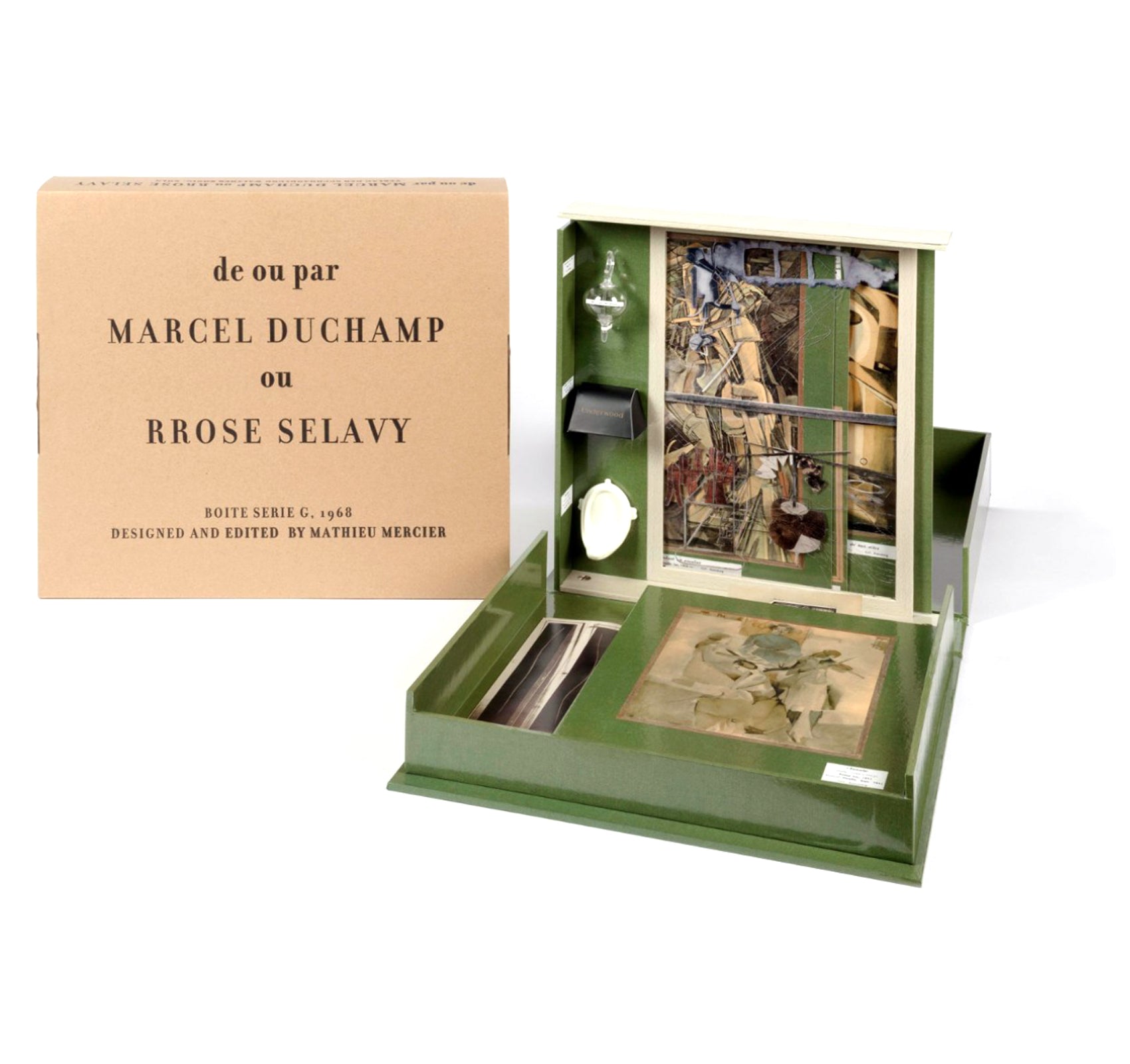 IN　Marcel　–　by　A　BOX　Duchamp　twelvebooks　BOÎTE-EN-VALISE　MUSEUM