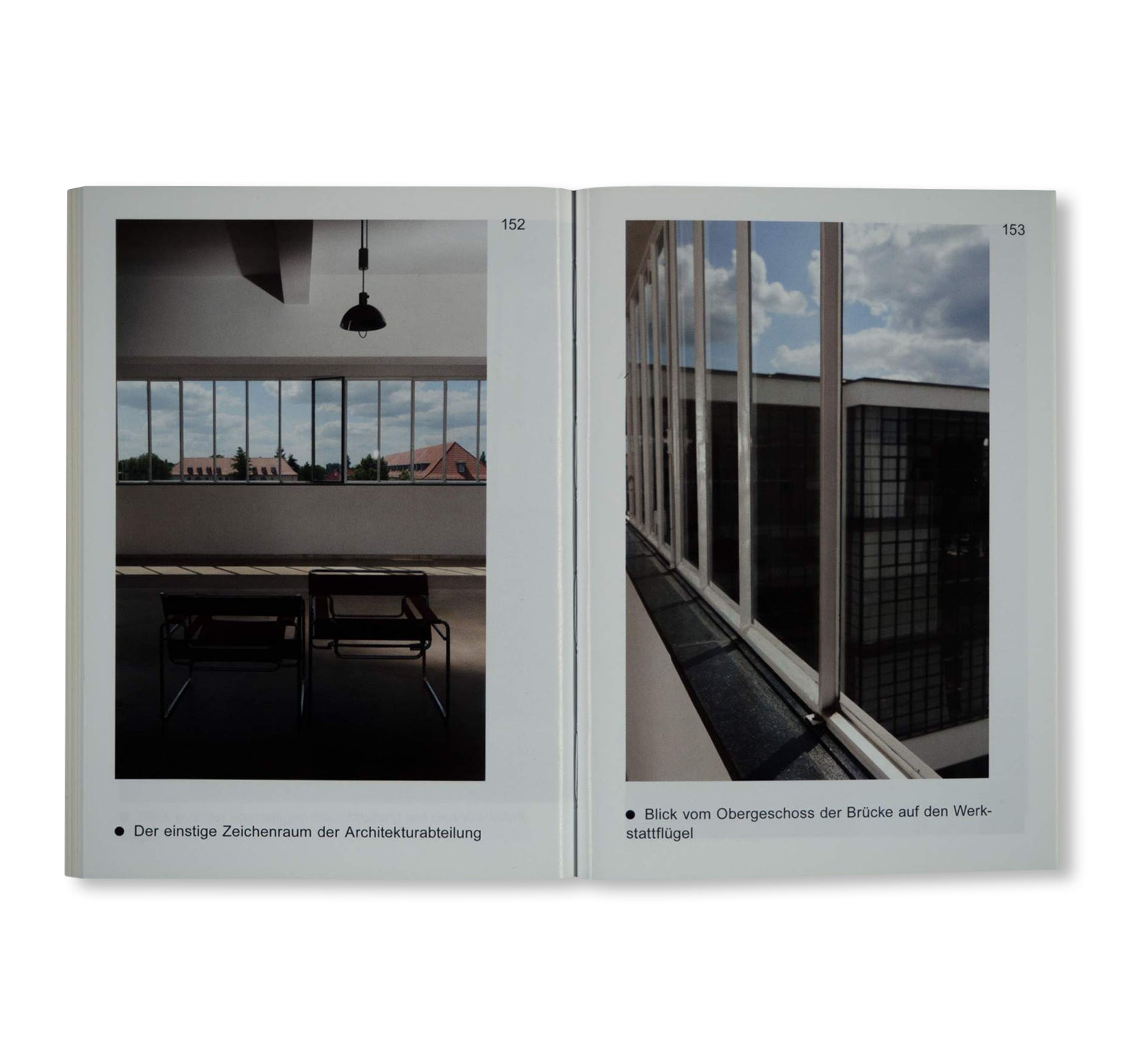 DAS BAUHAUSGEBÄUDE IN DESSAU / Bauhaus Paperback 5 by Christin Irrgang, Ingolf Kern, Stiftung Bauhaus Dessau [GERMAN EDITION]